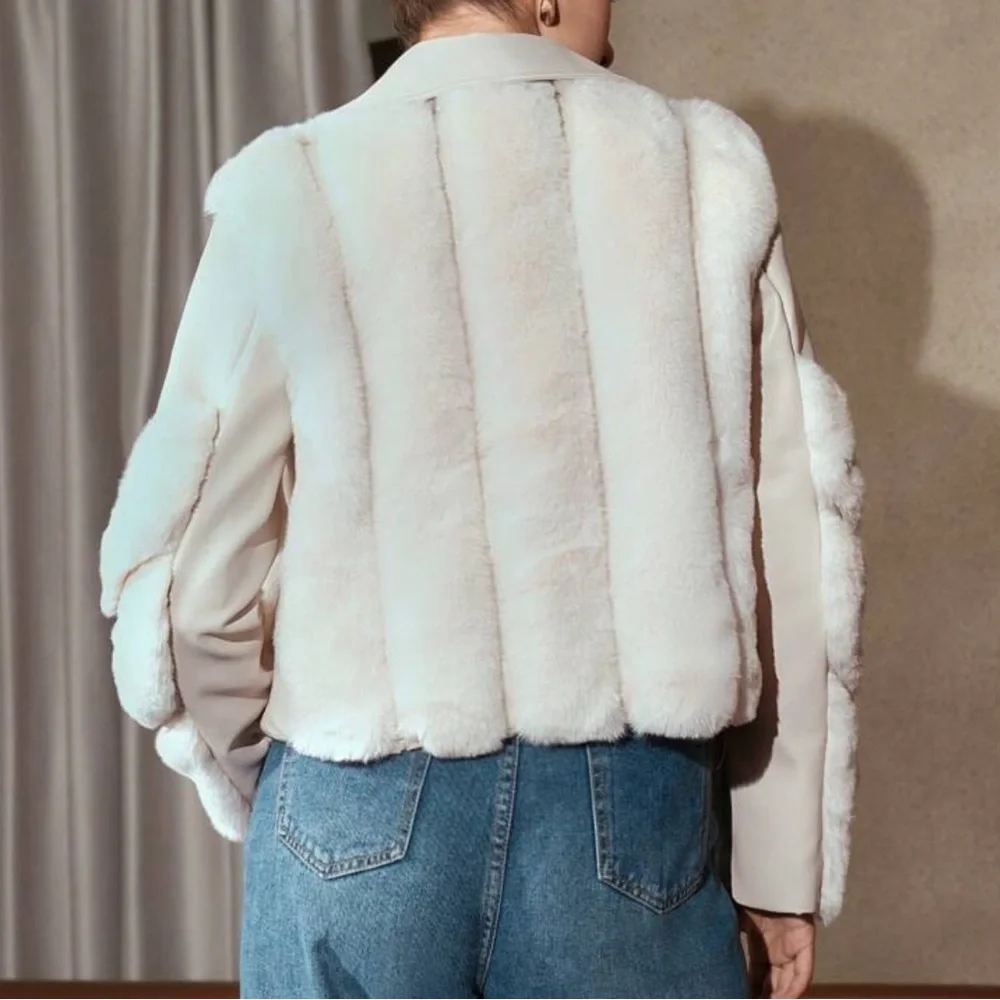 New (LIMITED QTY) Cozy Contrast Zip-Up Fuzzy Coat - Picture 2 of 8